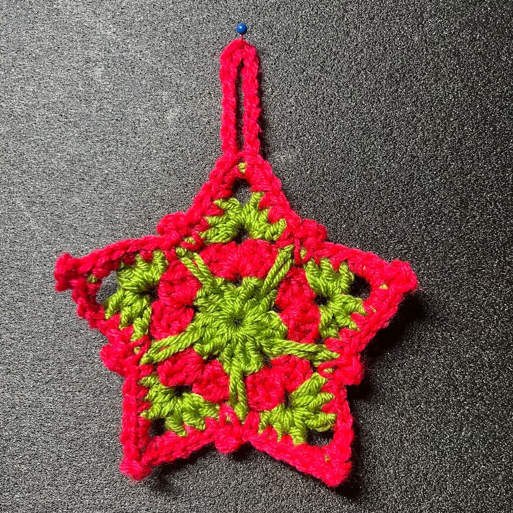 Crochet Star Ornaments Green and Red